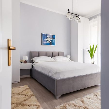 Viewpoint Central Apartment Тирана Екстер'єр фото