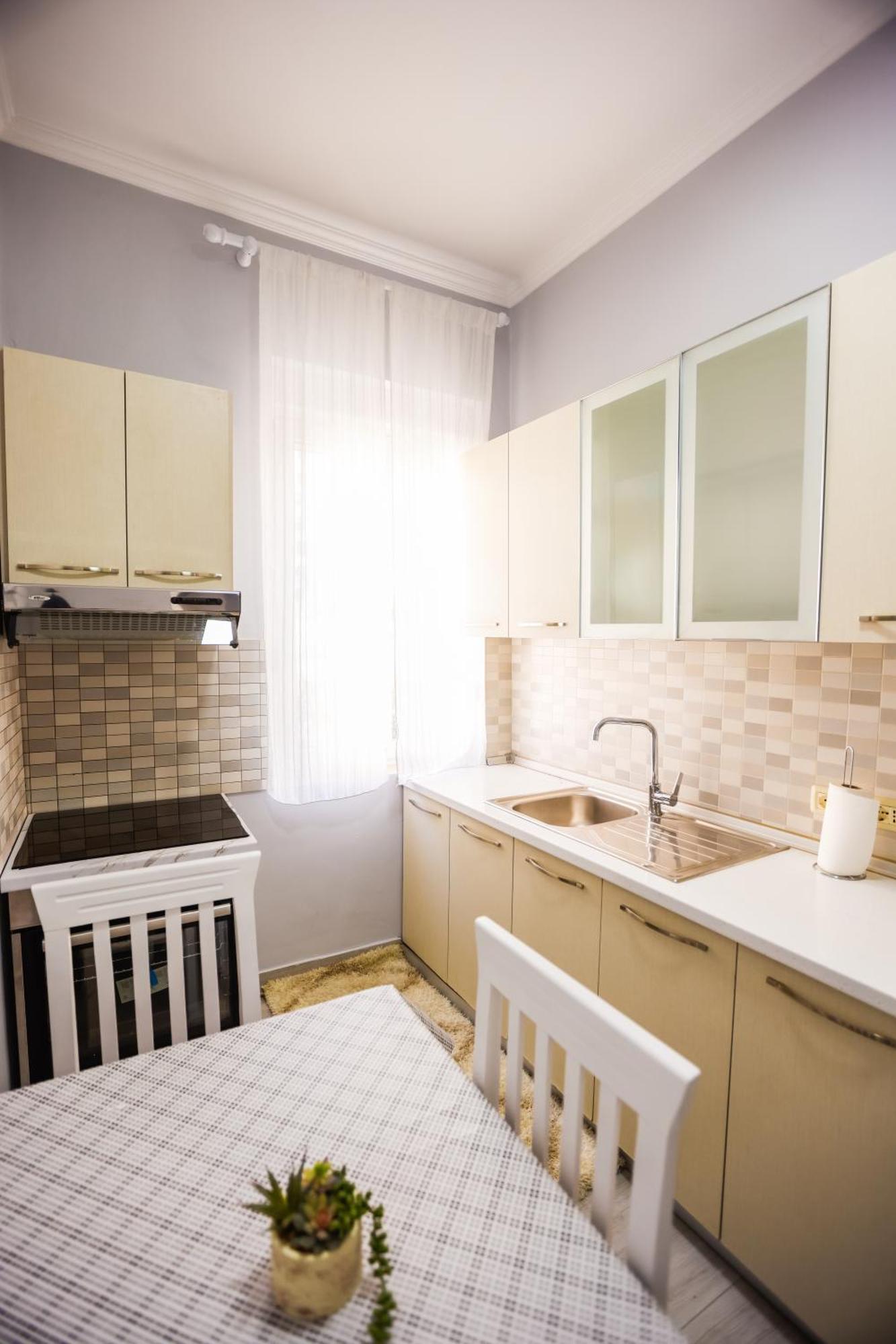 Viewpoint Central Apartment Тирана Екстер'єр фото