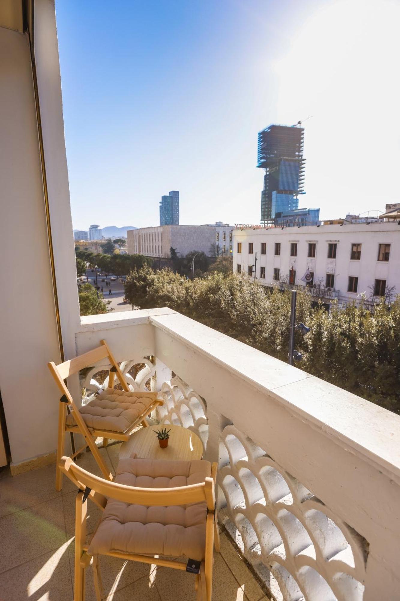 Viewpoint Central Apartment Тирана Екстер'єр фото